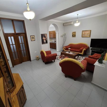 Appartamento Heart Of Tirana Esterno foto