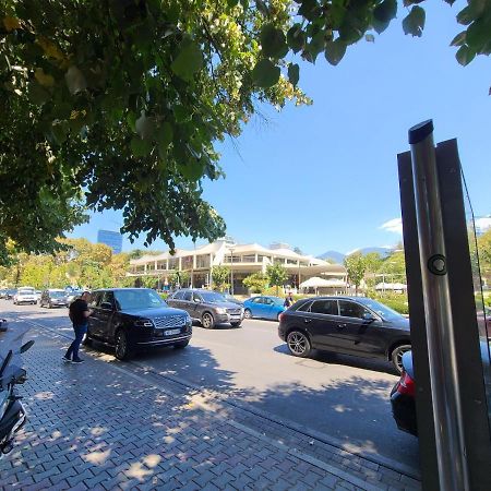 Appartamento Heart Of Tirana Esterno foto