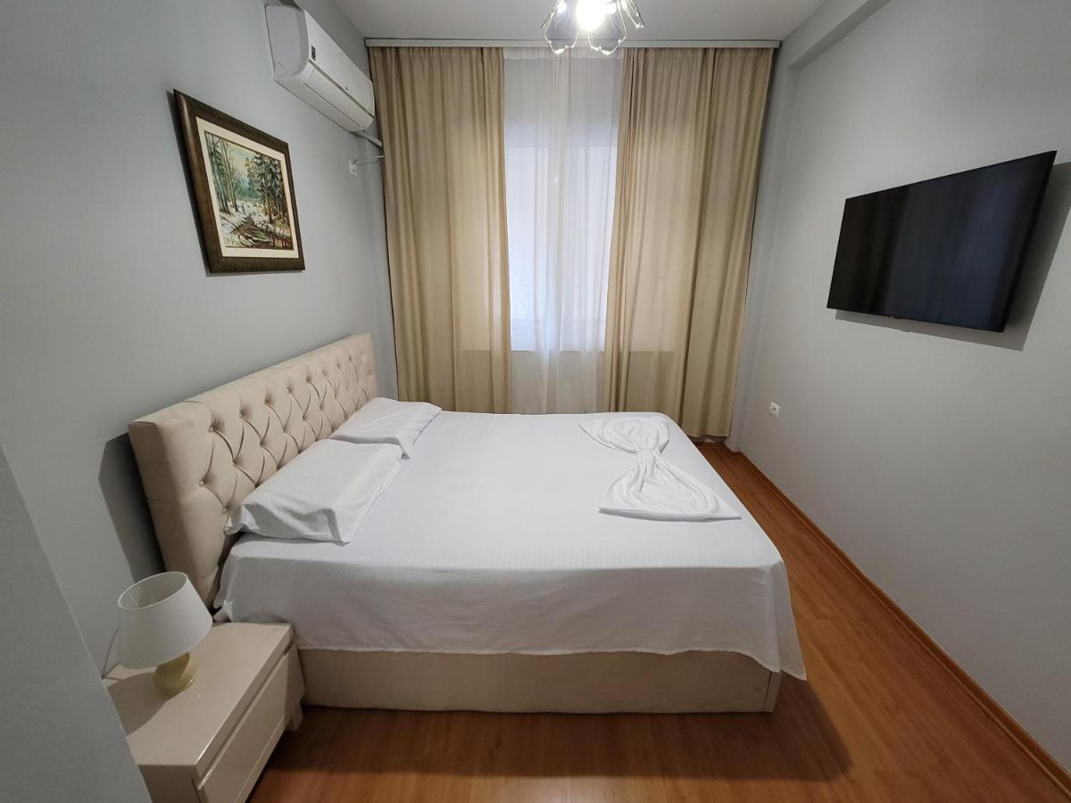 Appartamento Heart Of Tirana Esterno foto