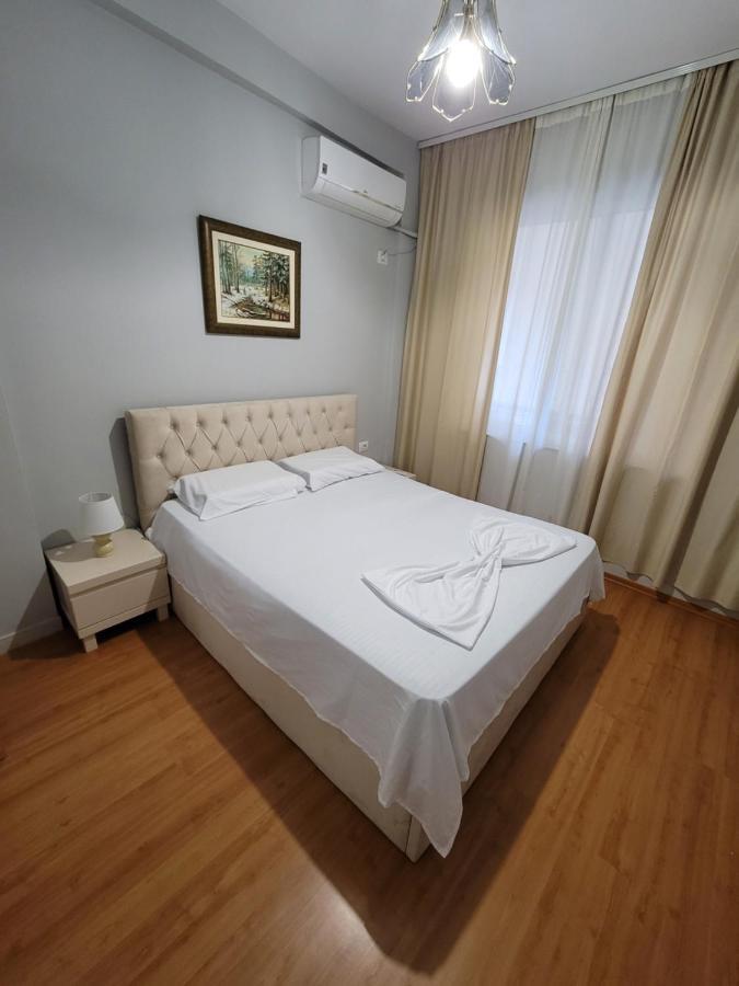 Appartamento Heart Of Tirana Esterno foto