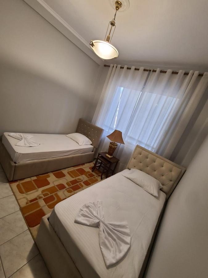Appartamento Heart Of Tirana Esterno foto