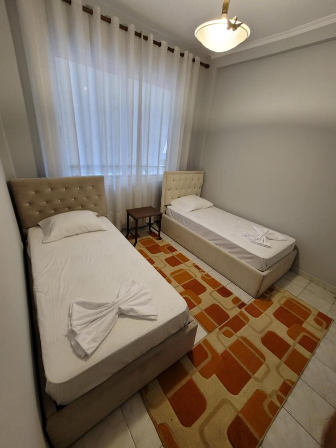 Appartamento Heart Of Tirana Esterno foto