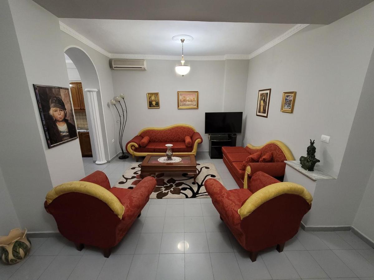 Appartamento Heart Of Tirana Esterno foto