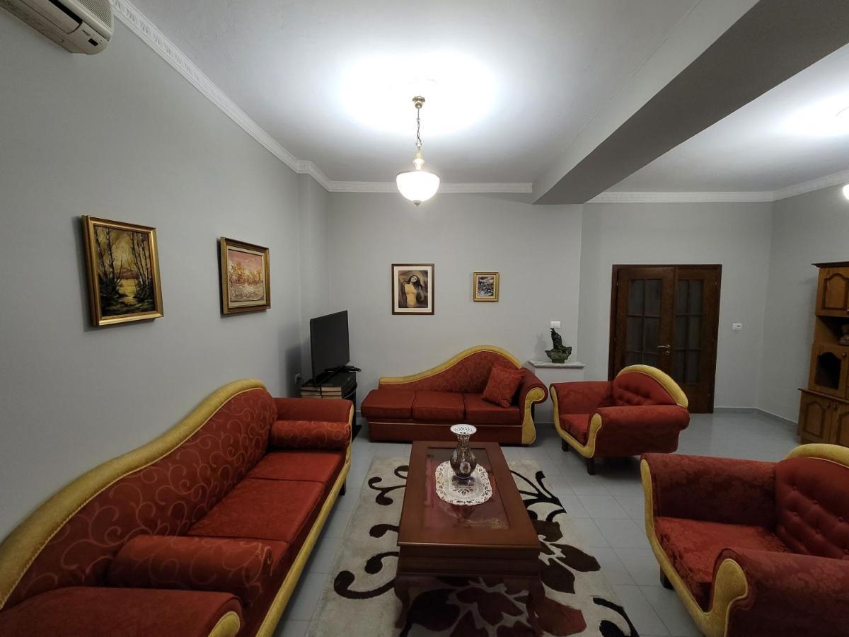 Appartamento Heart Of Tirana Esterno foto