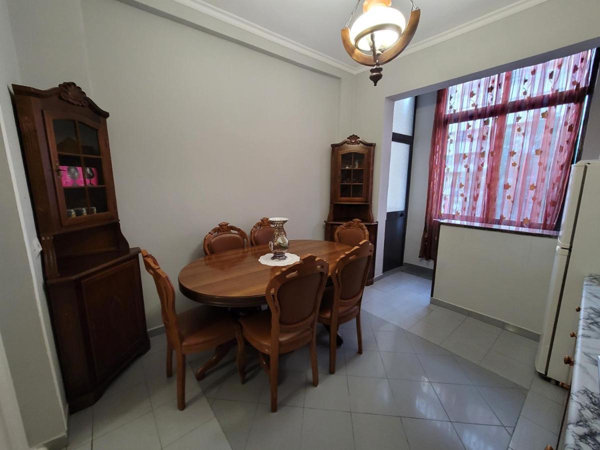 Appartamento Heart Of Tirana Esterno foto